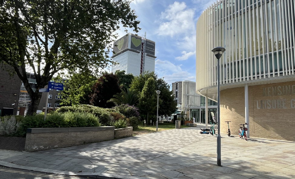 A picture of grenfell tower take from the outside of kensington leisure centre